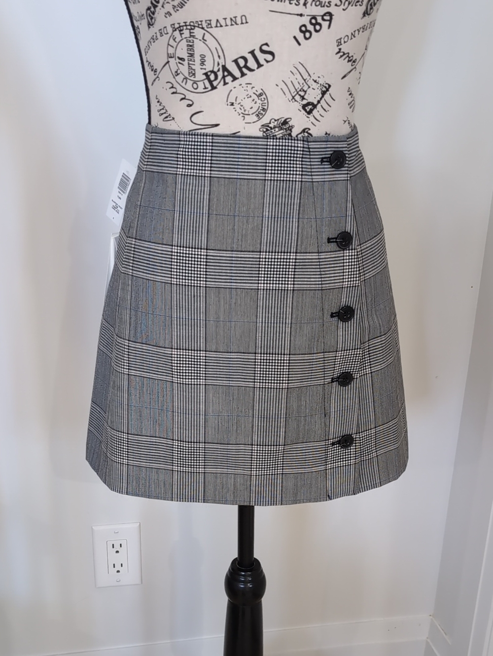 SUNDAY BEST | Women's Black/White/Blue Frost Yuri Button Up Checkered Mini Skirt